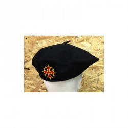 Black beret with occitan cross on the back